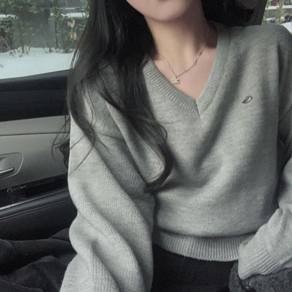 【🌷New Spring Arrivals】Label V-Neck Knit 