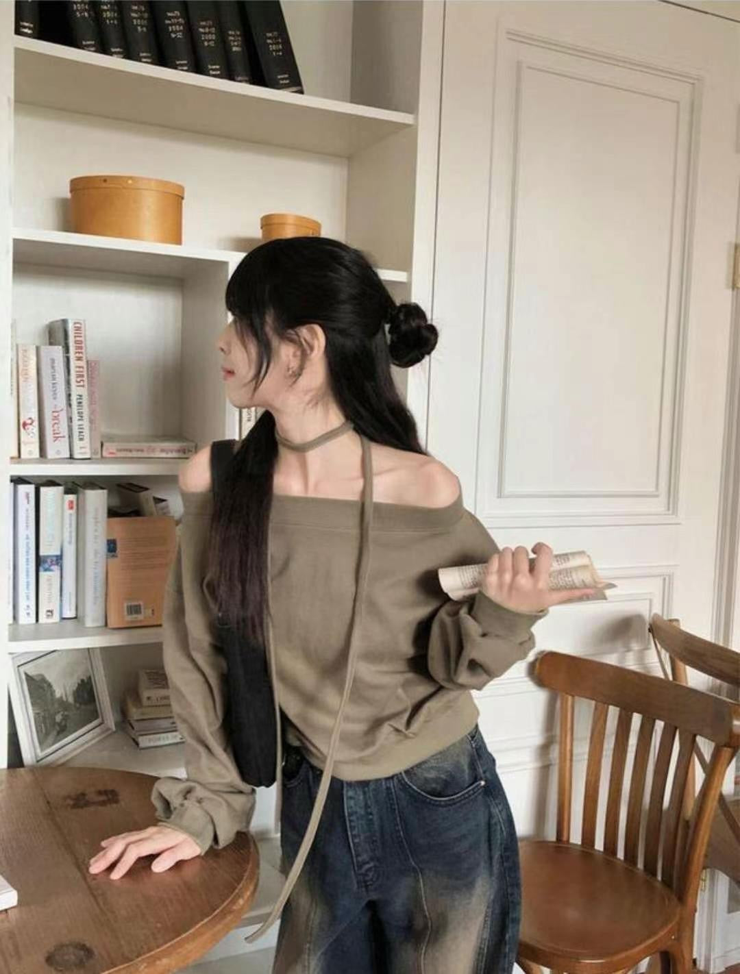 [Stylish Casual] Off-Shoulder Sweatshirt Scarf Set 