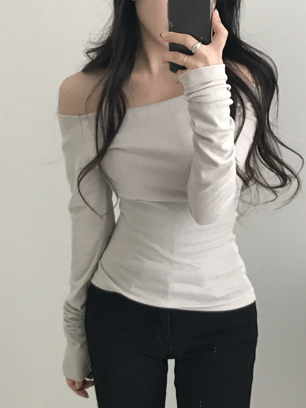 [Easy to Wear] Basic Off Shoulder Top 