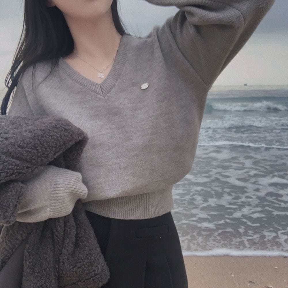 【🌷New Spring Arrivals】Label V-Neck Knit 