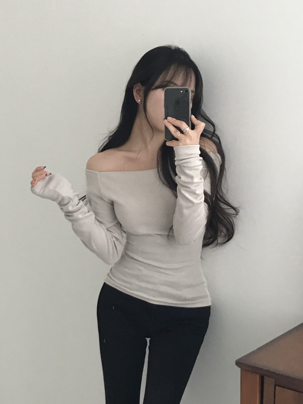 [Easy to Wear] Basic Off Shoulder Top 
