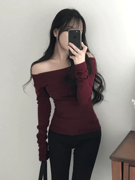 [Easy to Wear] Basic Off Shoulder Top 
