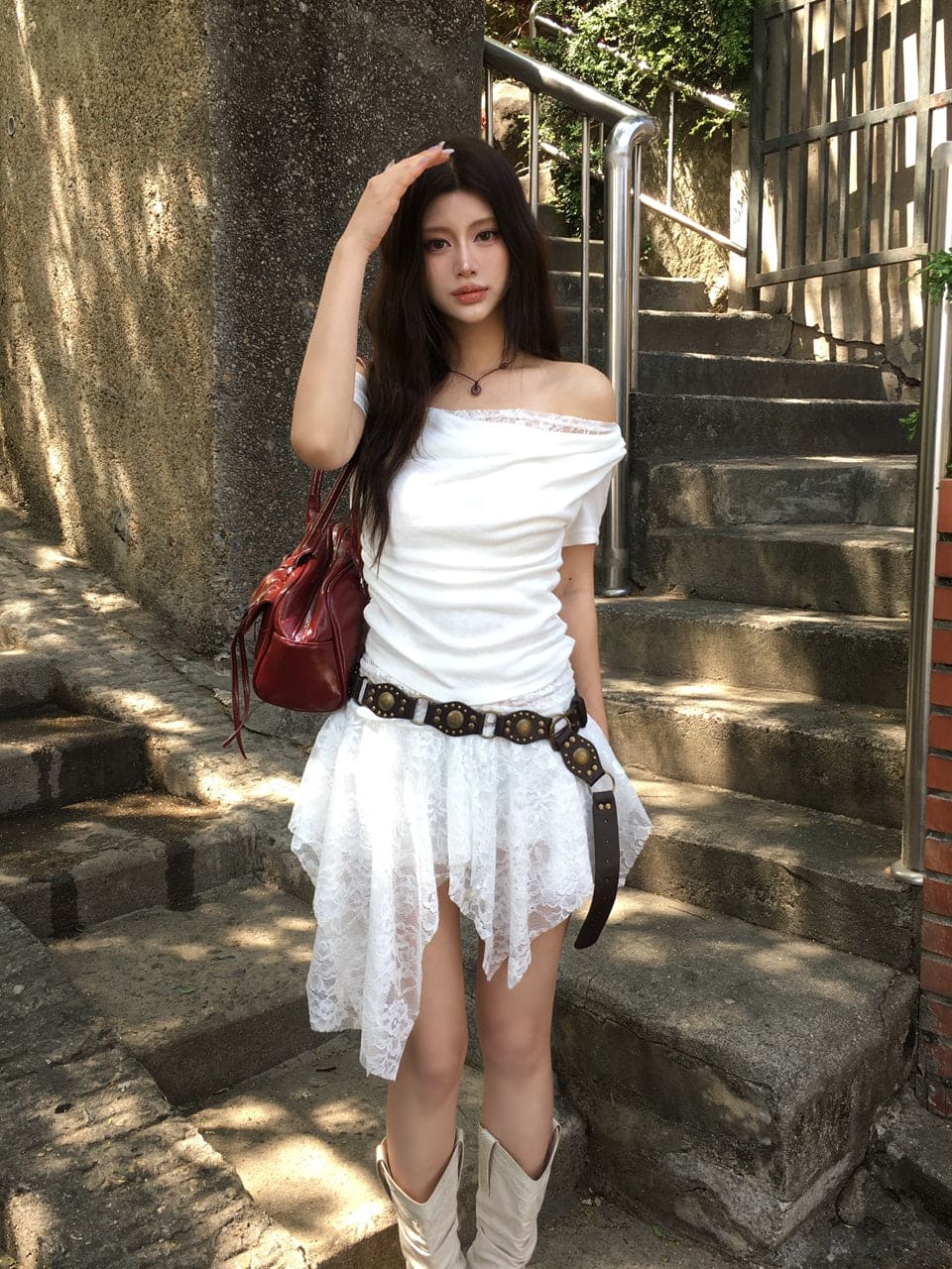 【Sweet and slightly sexy】Lace Shirring Blouse