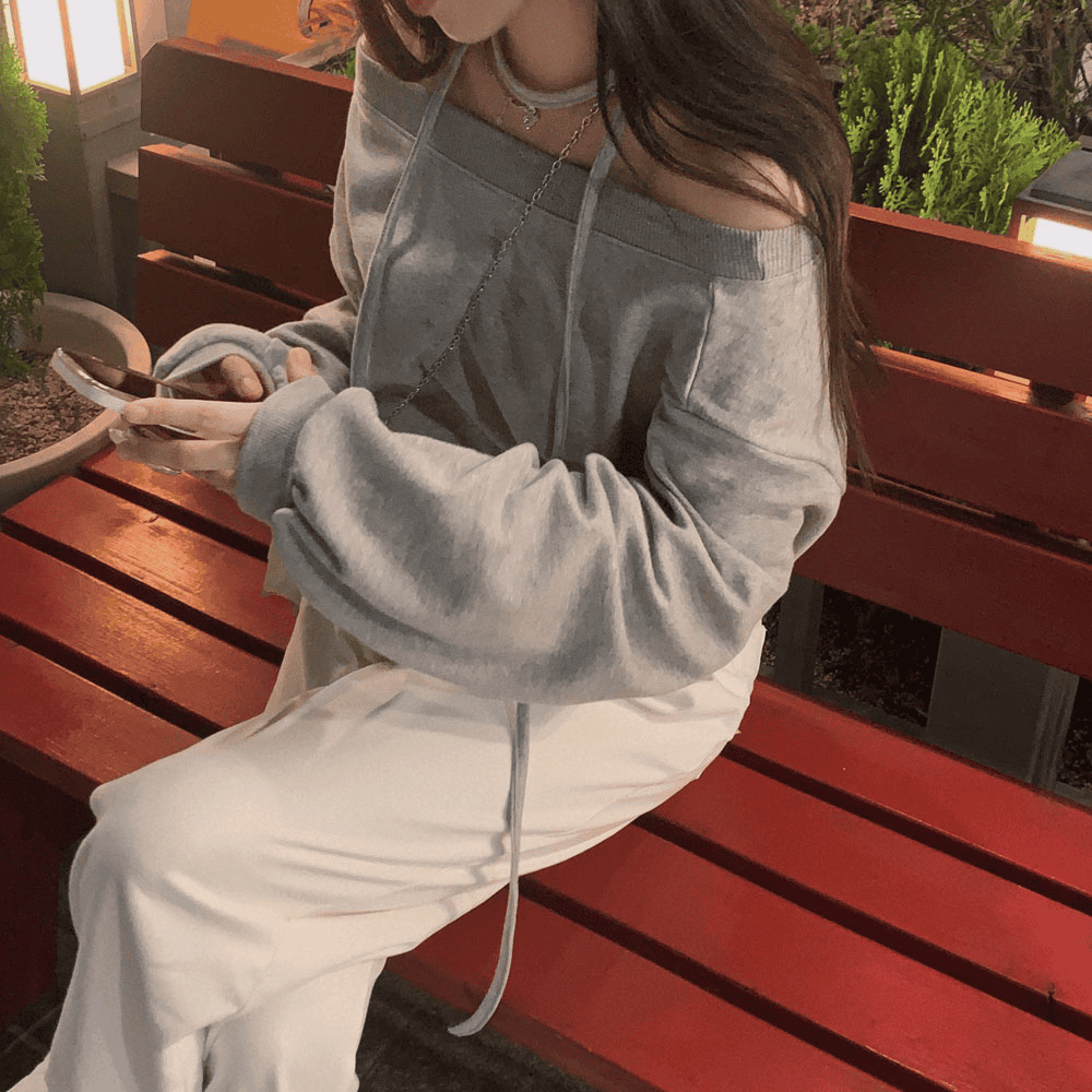 [Stylish Casual] Off-Shoulder Sweatshirt Scarf Set 