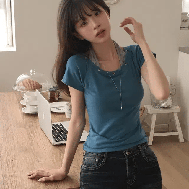 Ricle Eyelet Raglan Halter Tee