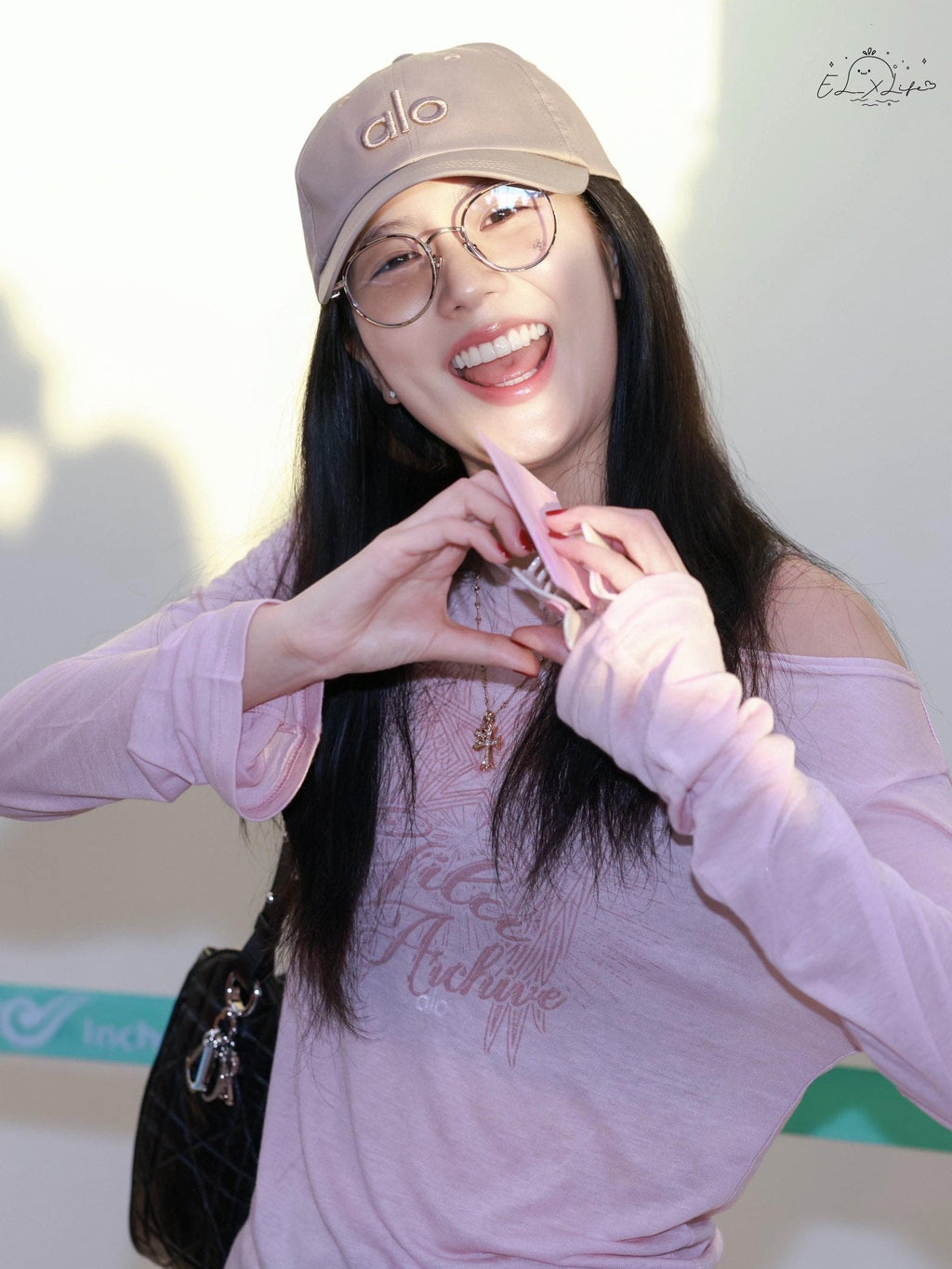 [Same as JISOO] STAR WING SHEER LONG SLEEVE