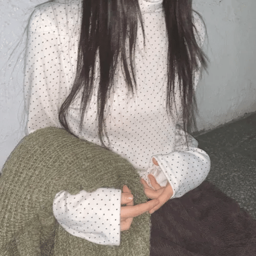 【🩶韓系波點】Polka Dot Neck Top