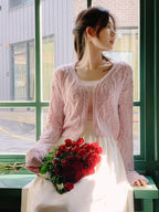 Elegant and simple knitted cardigan 