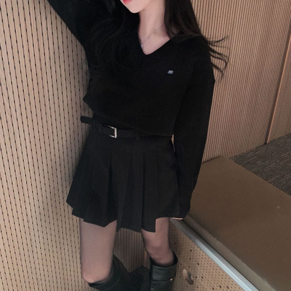 【🌷New Spring Arrivals】Label V-Neck Knit 