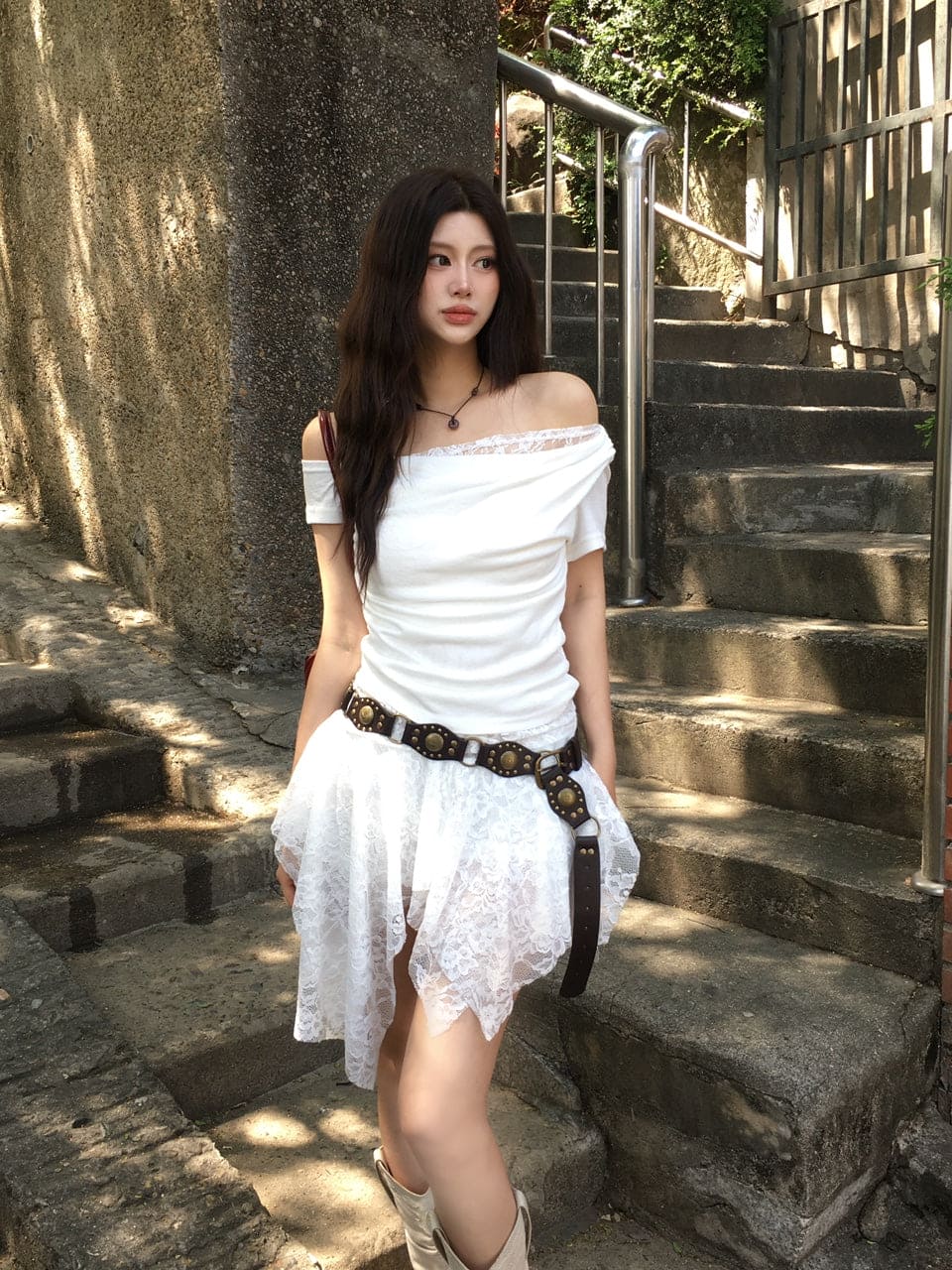【Sweet and slightly sexy】Lace Shirring Blouse