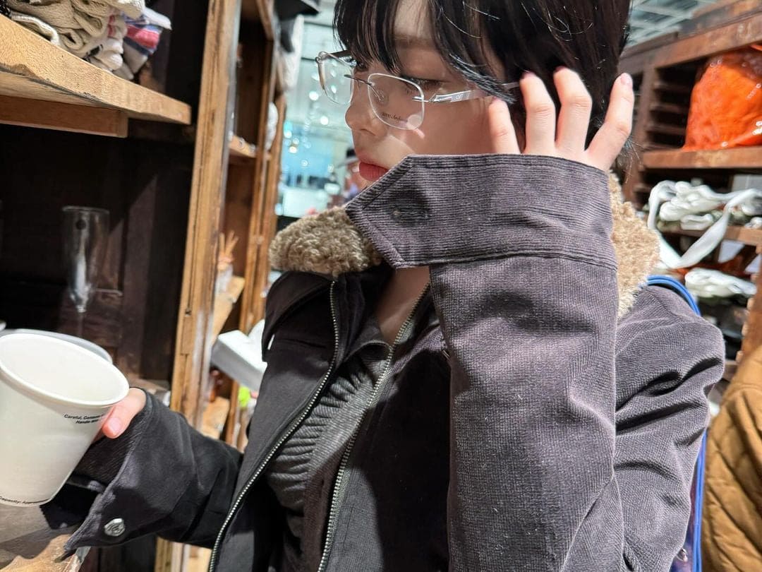 Karina's style 🖤 THAT GLASSES 01 