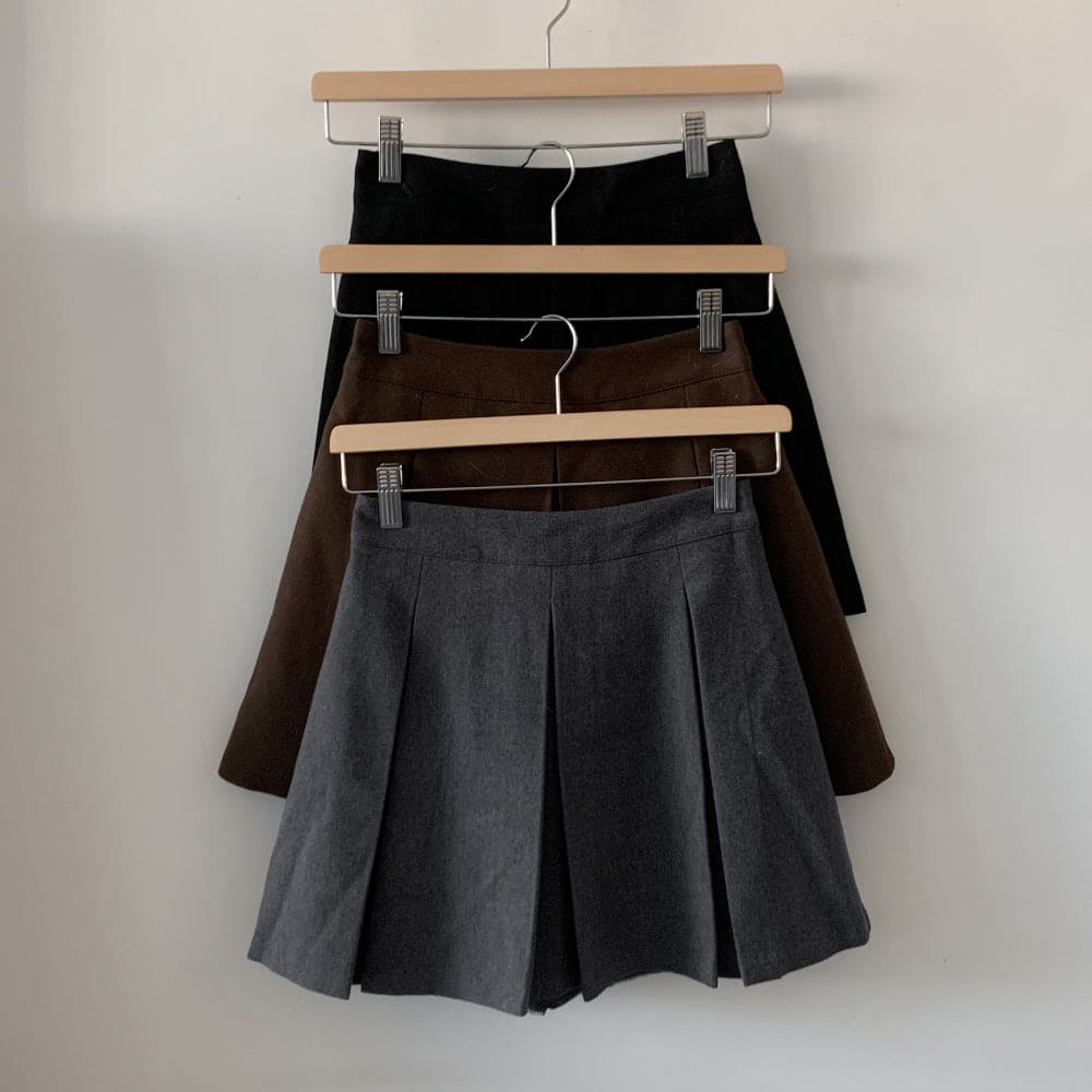Thick pleated skirt for autumn and winter