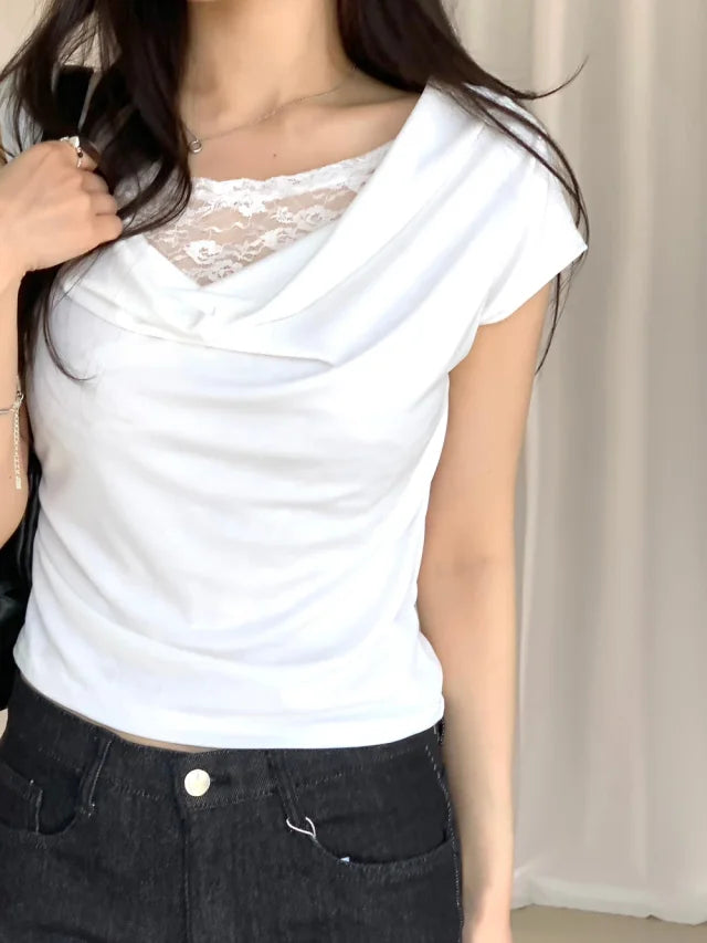 【Sweet and slightly sexy】Lace Shirring Blouse