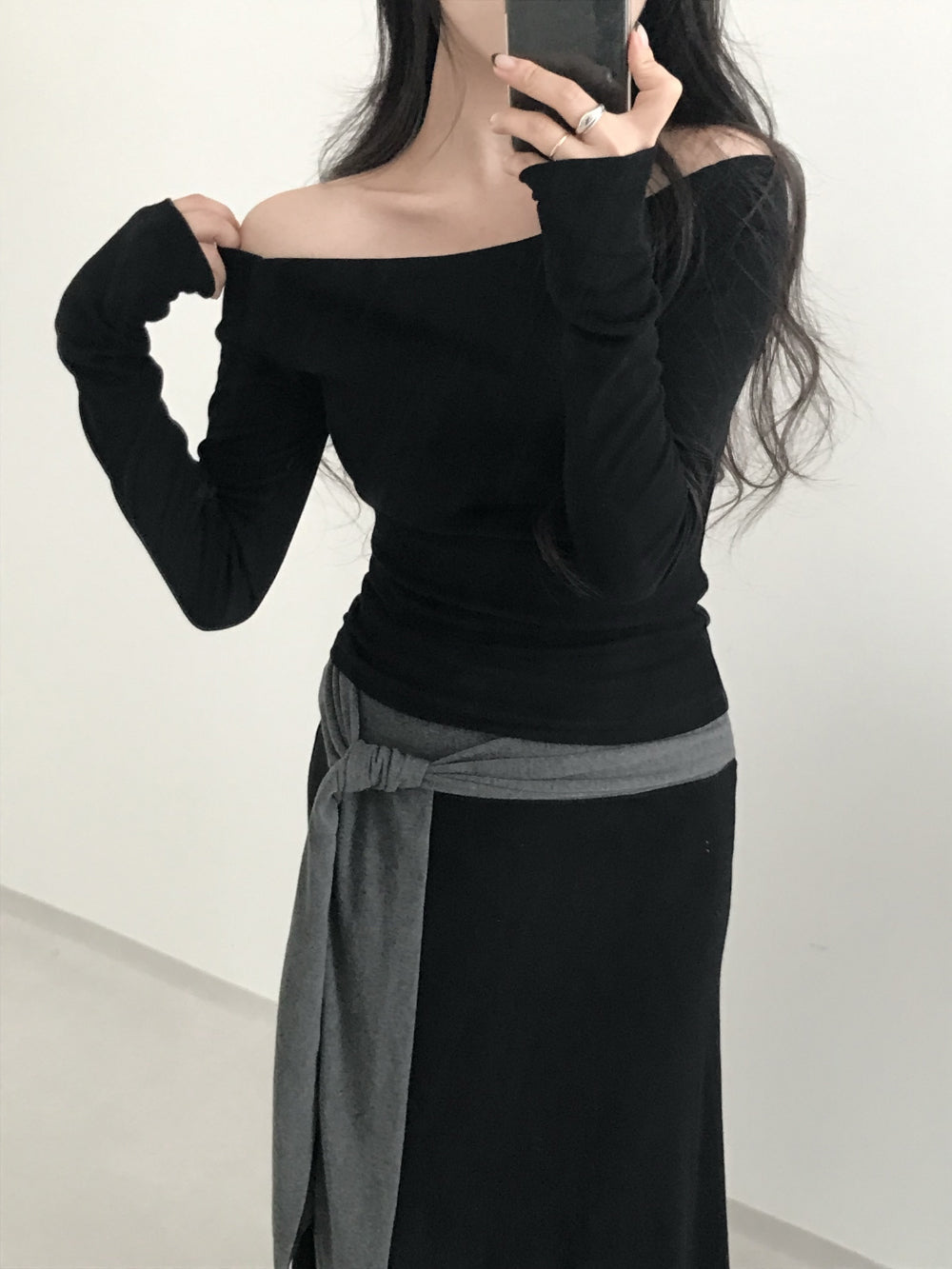 [Easy to Wear] Basic Off Shoulder Top 