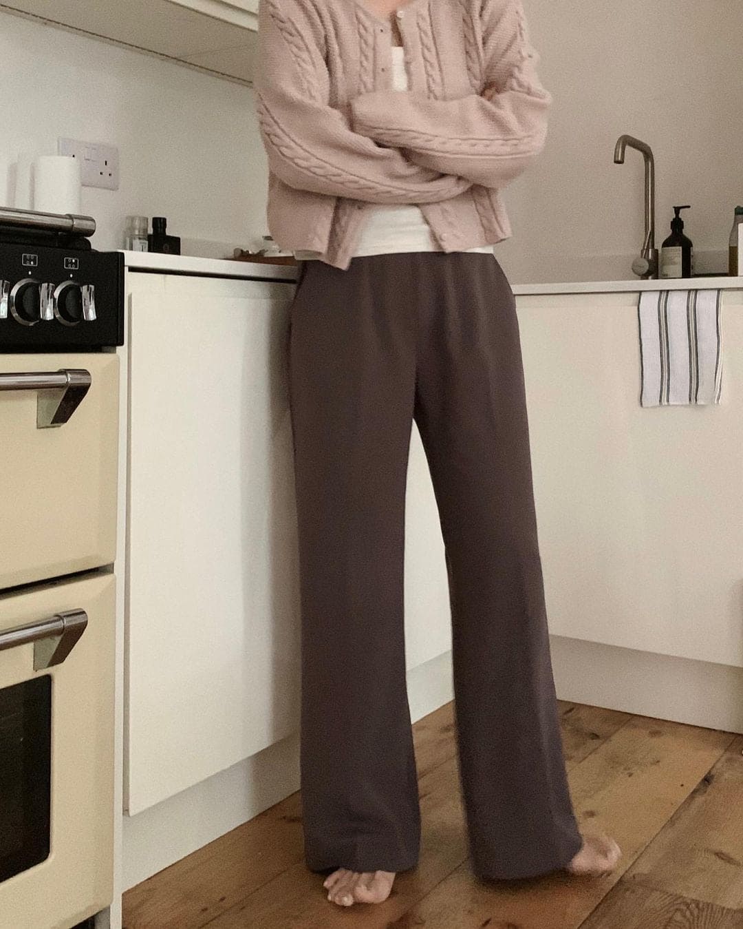 Korean website makes its own Soft Clean flared pants