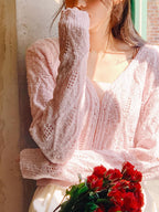 Elegant and simple knitted cardigan 