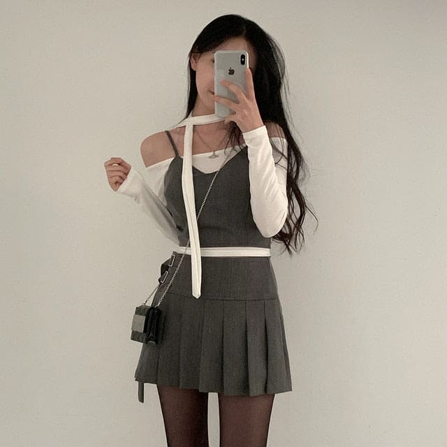 [Savage] Corset + Pleated Skirt Set