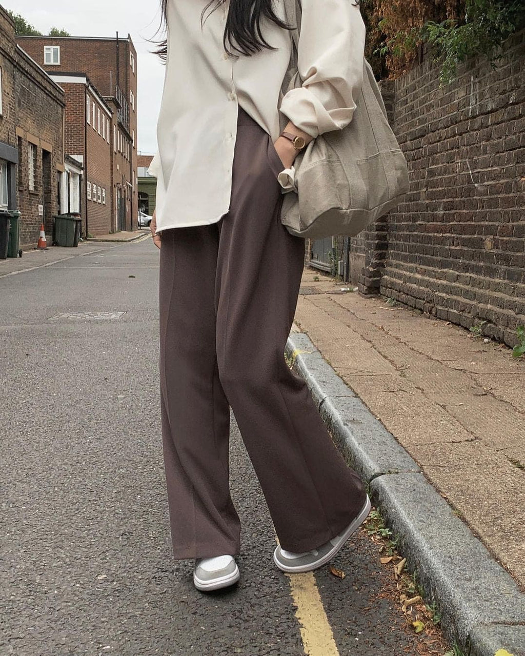 Korean website makes its own Soft Clean flared pants