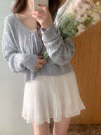Elegant and simple knitted cardigan 