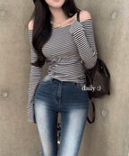 【🖤Innocent and Sexy】Stripe Off Shoulder Top｜KARINA's Style 