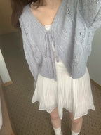 Elegant and simple knitted cardigan 