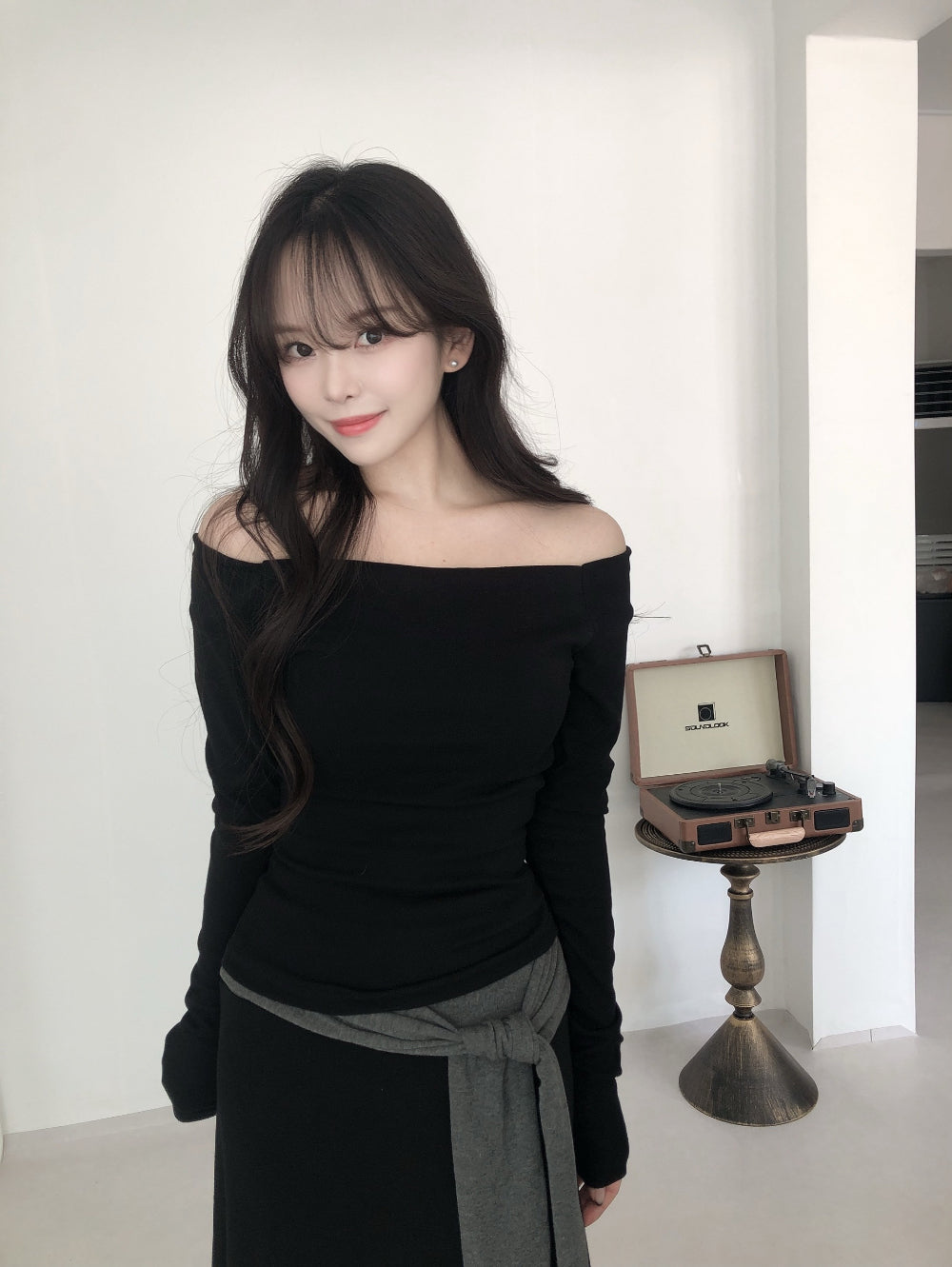 [Easy to Wear] Basic Off Shoulder Top 