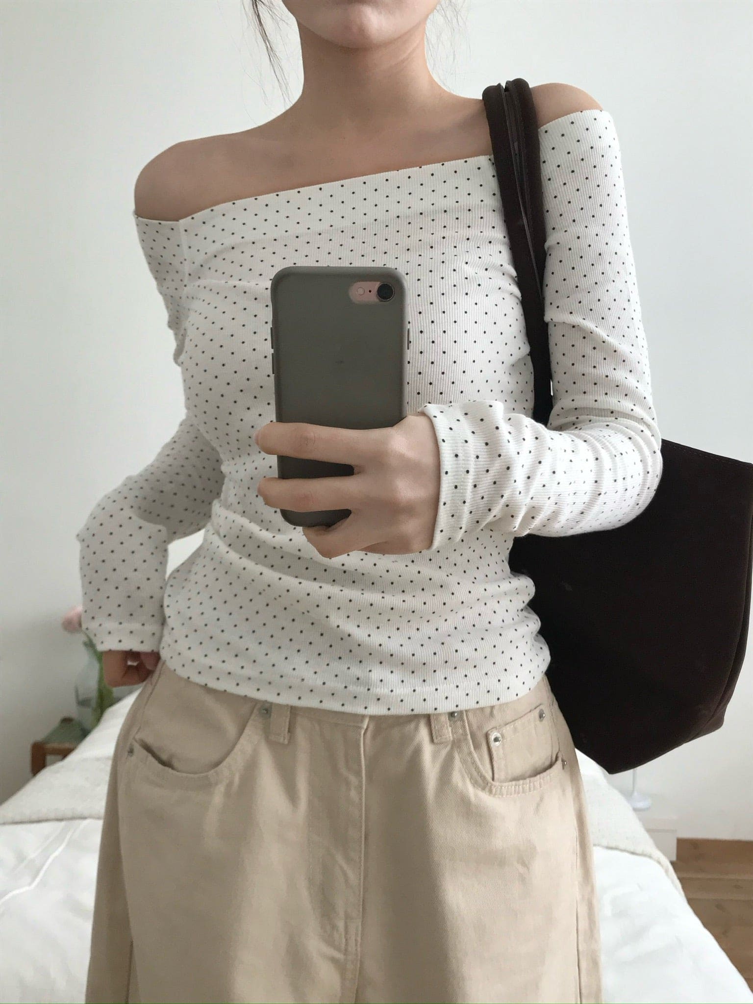 【🤍Korean Style Polka Dot】Dot Off Shoulder Top 
