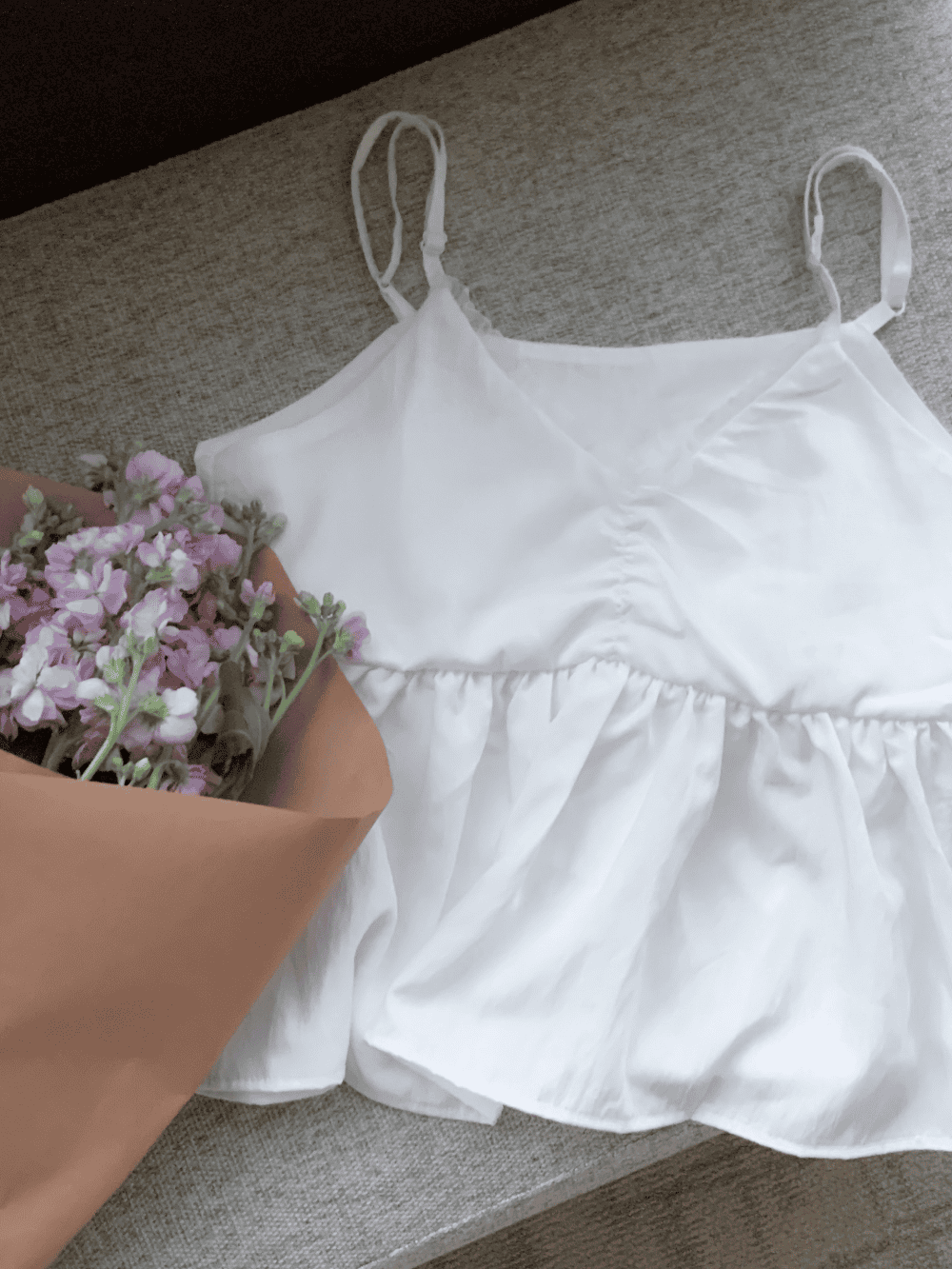 Milky Sleeveless (Sweet Petals) 