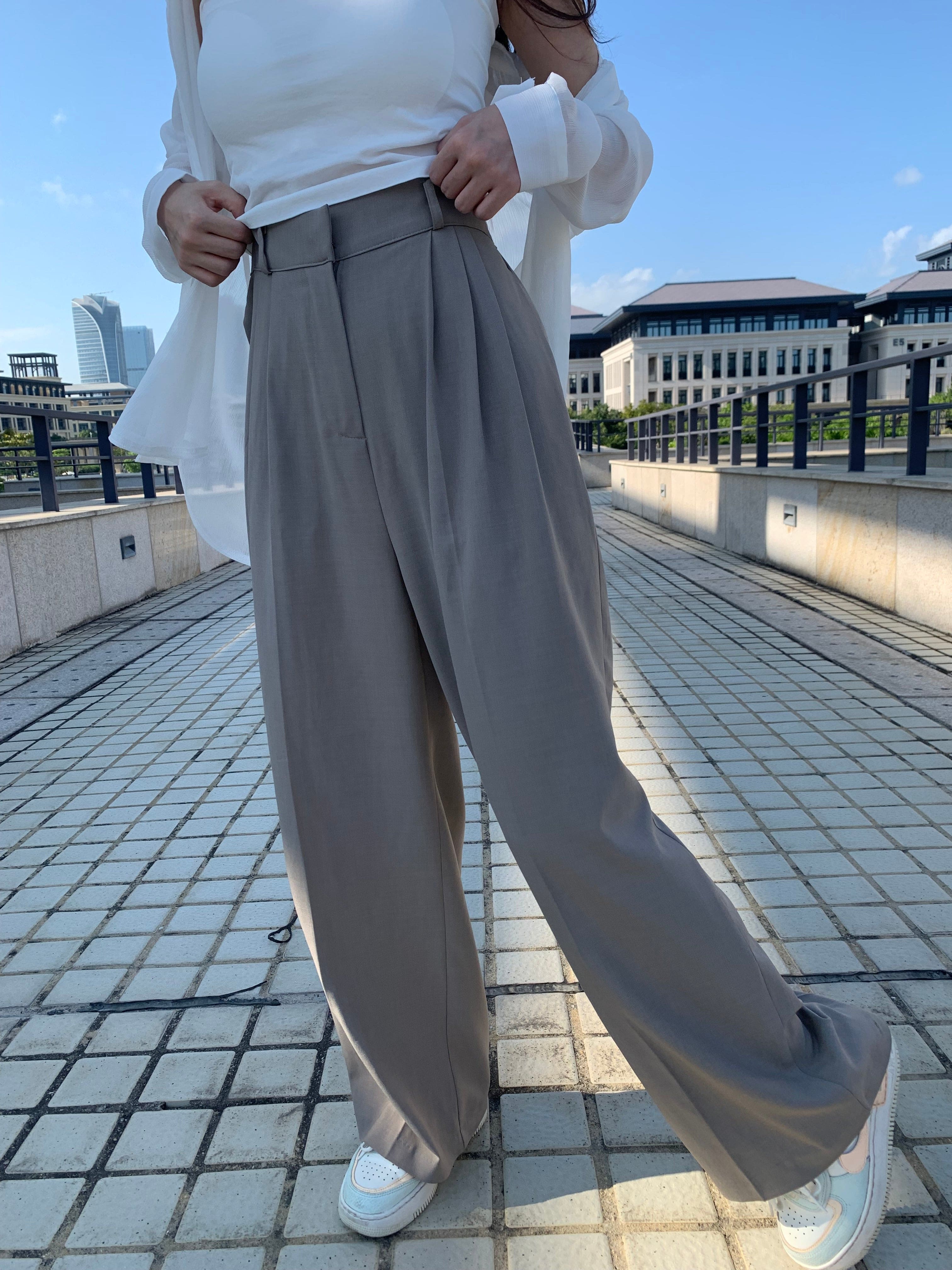 Straight-leg dress pants with a good drape, size 2.0 (can be shortened). 