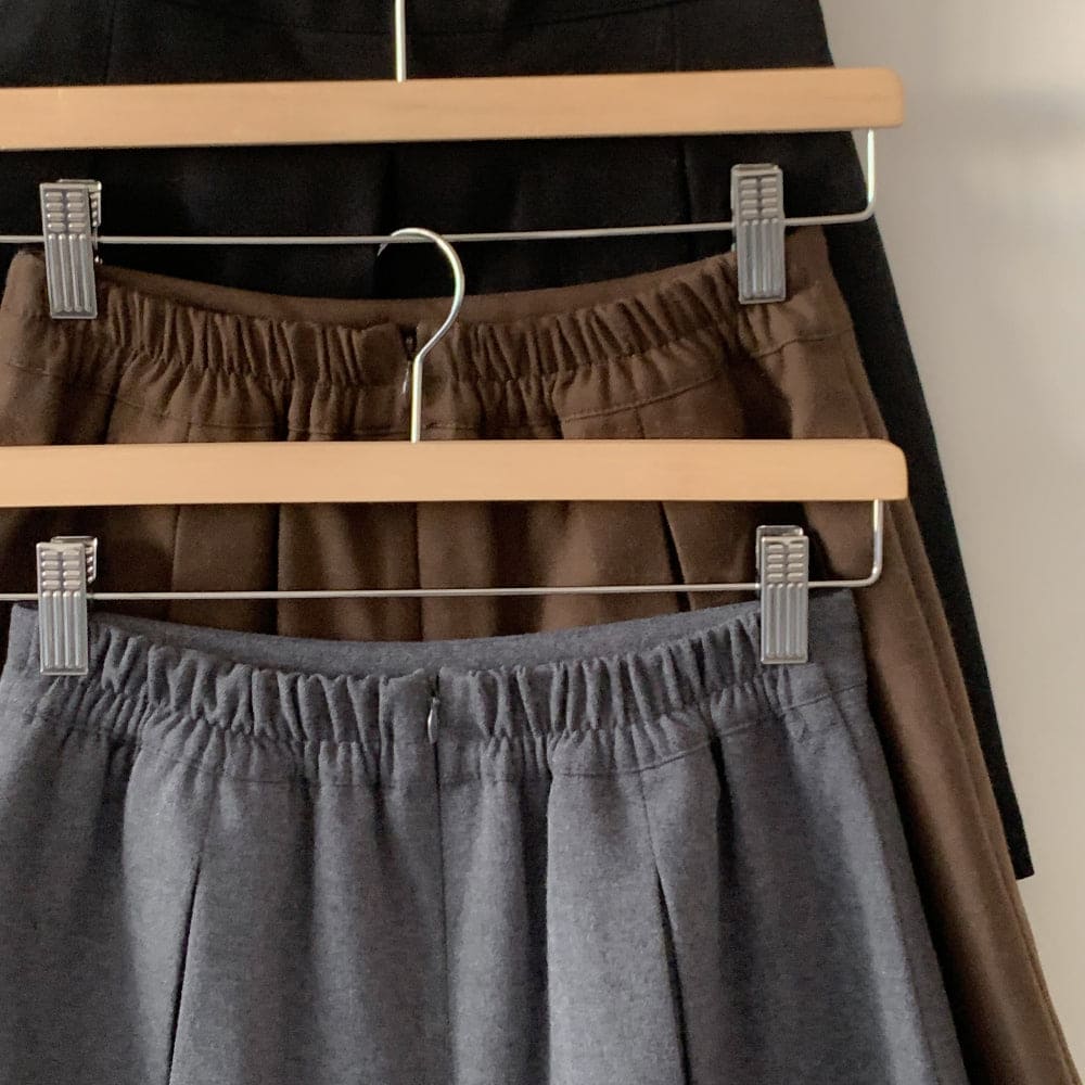 Thick pleated skirt for autumn and winter