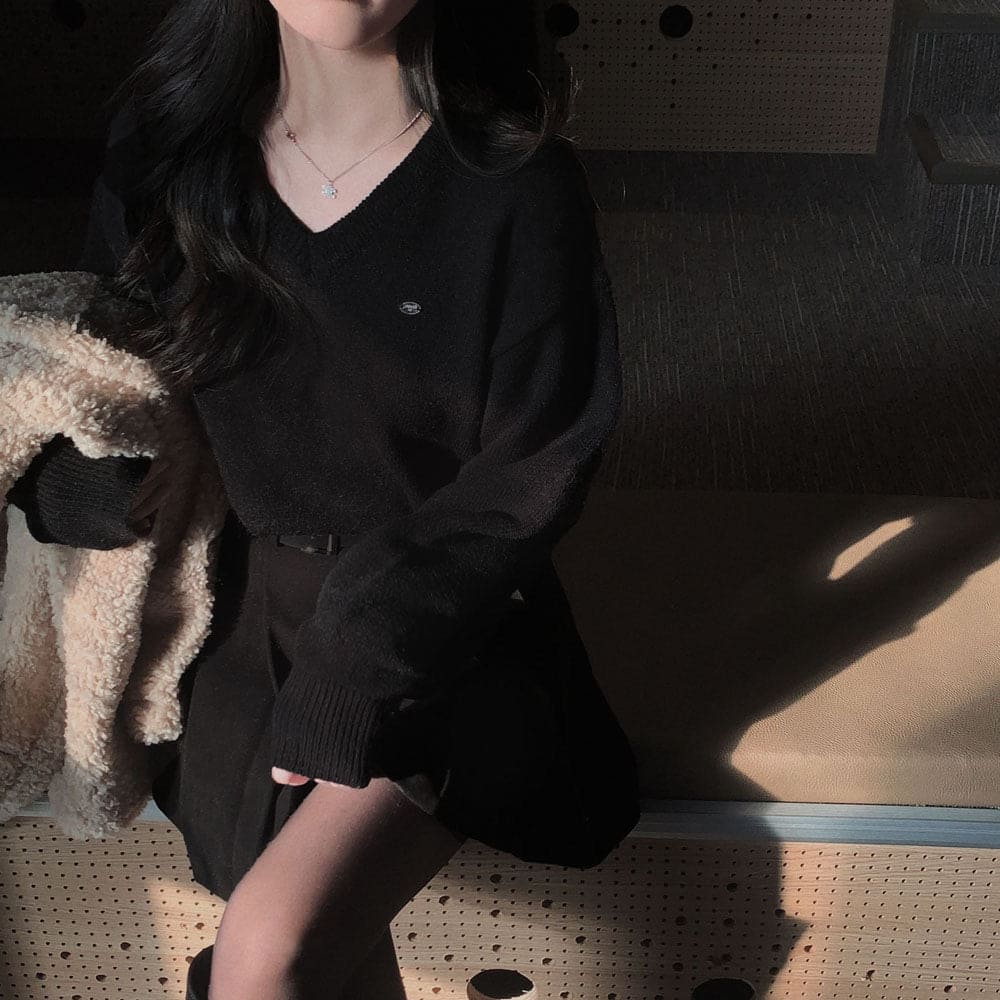 【🌷New Spring Arrivals】Label V-Neck Knit 