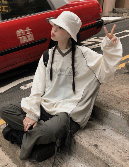 [Jersey Styling] Kellon V-Neck Sweatshirt 