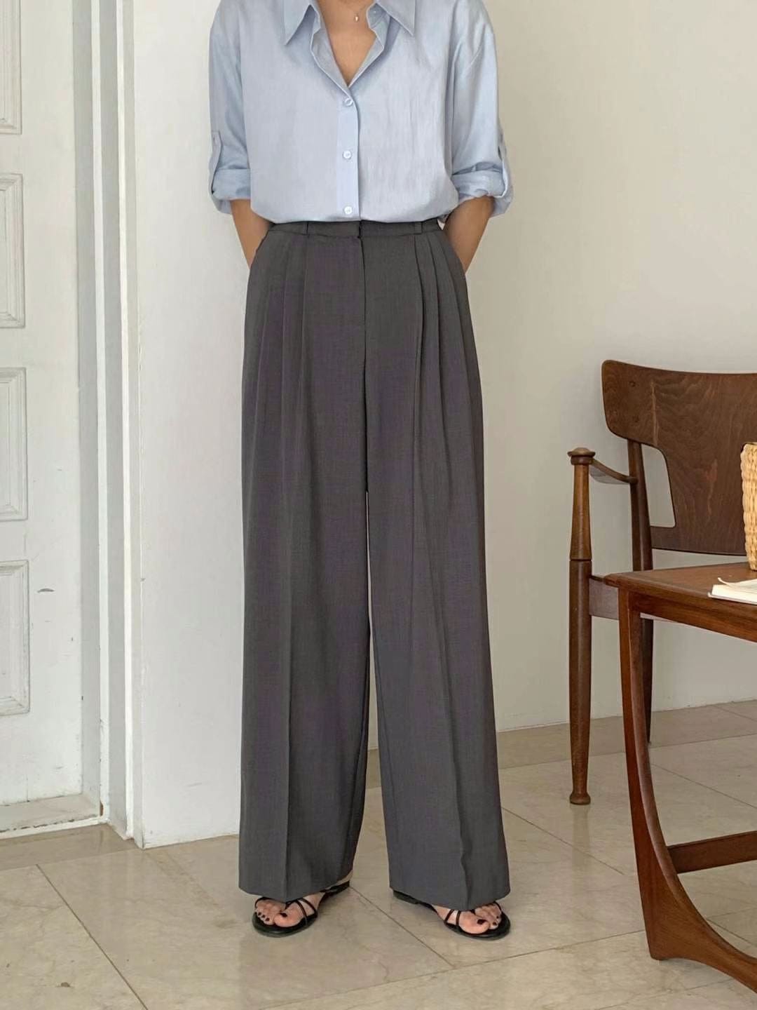 Straight-leg dress pants with a good drape, size 2.0 (can be shortened). 