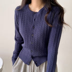 The colors are perfect! Fruit-patterned round neck cable knit cardigan 