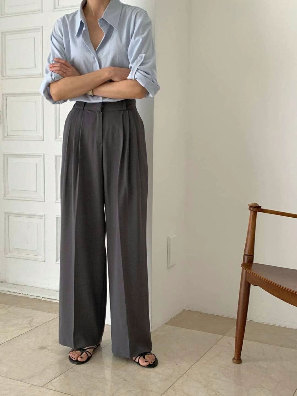 Straight-leg dress pants with a good drape, size 2.0 (can be shortened). 