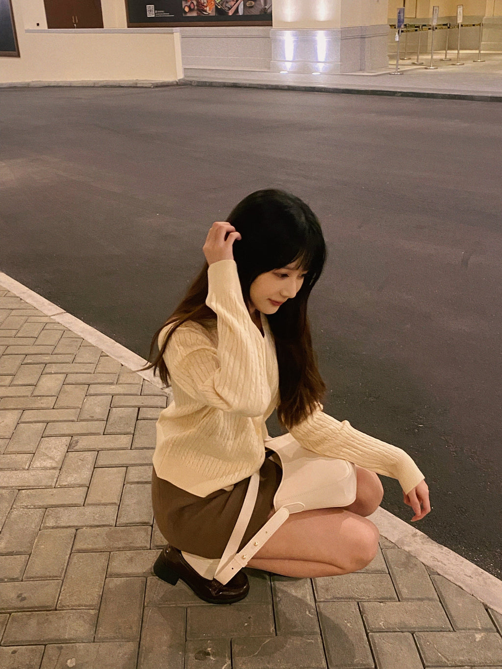 The colors are perfect! Fruit-patterned round neck cable knit cardigan 