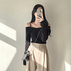 Off-the-shoulder long-sleeved top