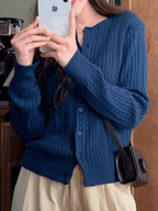 The colors are perfect! Fruit-patterned round neck cable knit cardigan 