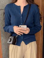 The colors are perfect! Fruit-patterned round neck cable knit cardigan 