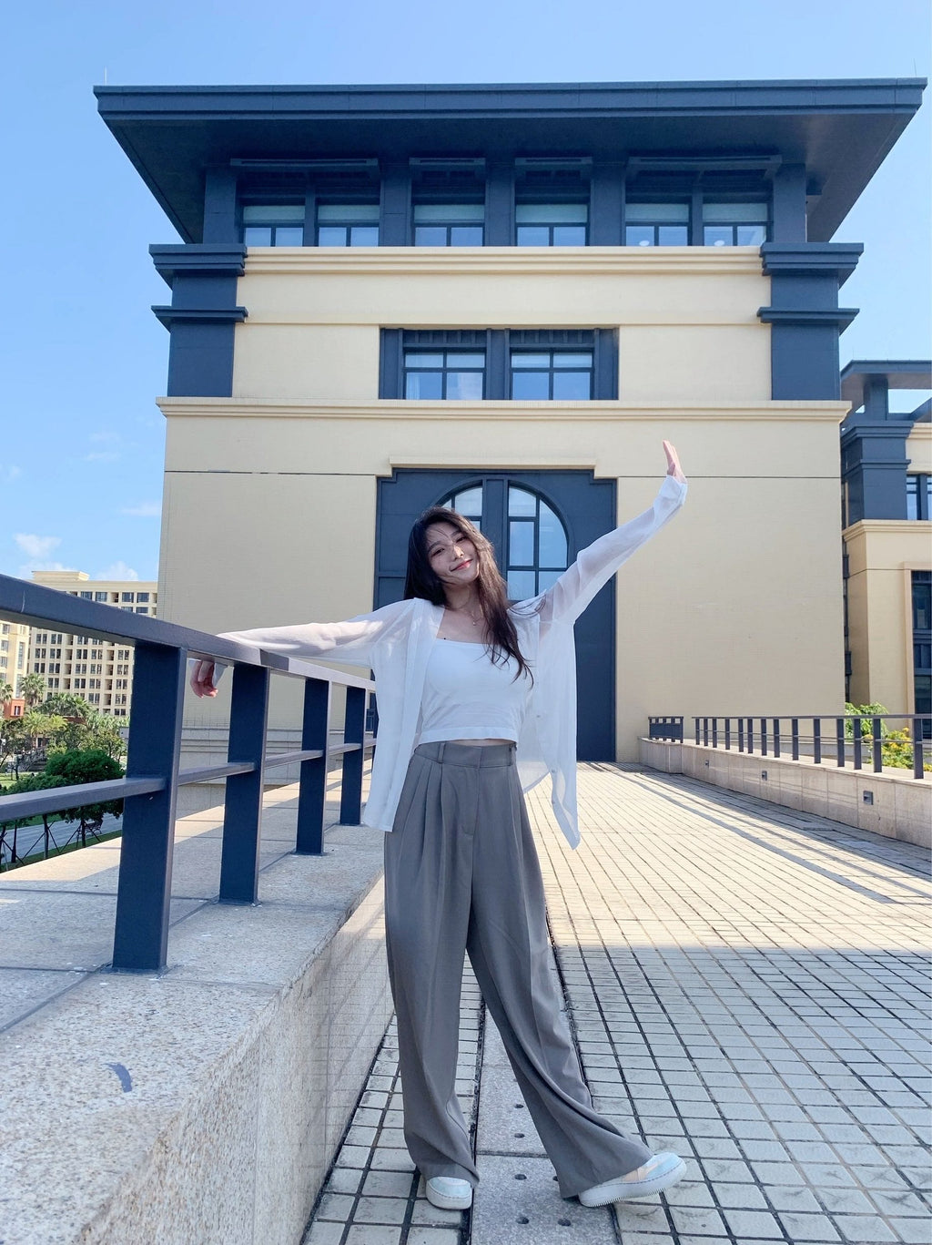 Straight-leg dress pants with a good drape, size 2.0 (can be shortened). 